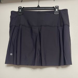 Lululemon Skirt/Skort Size 10 (Purple)